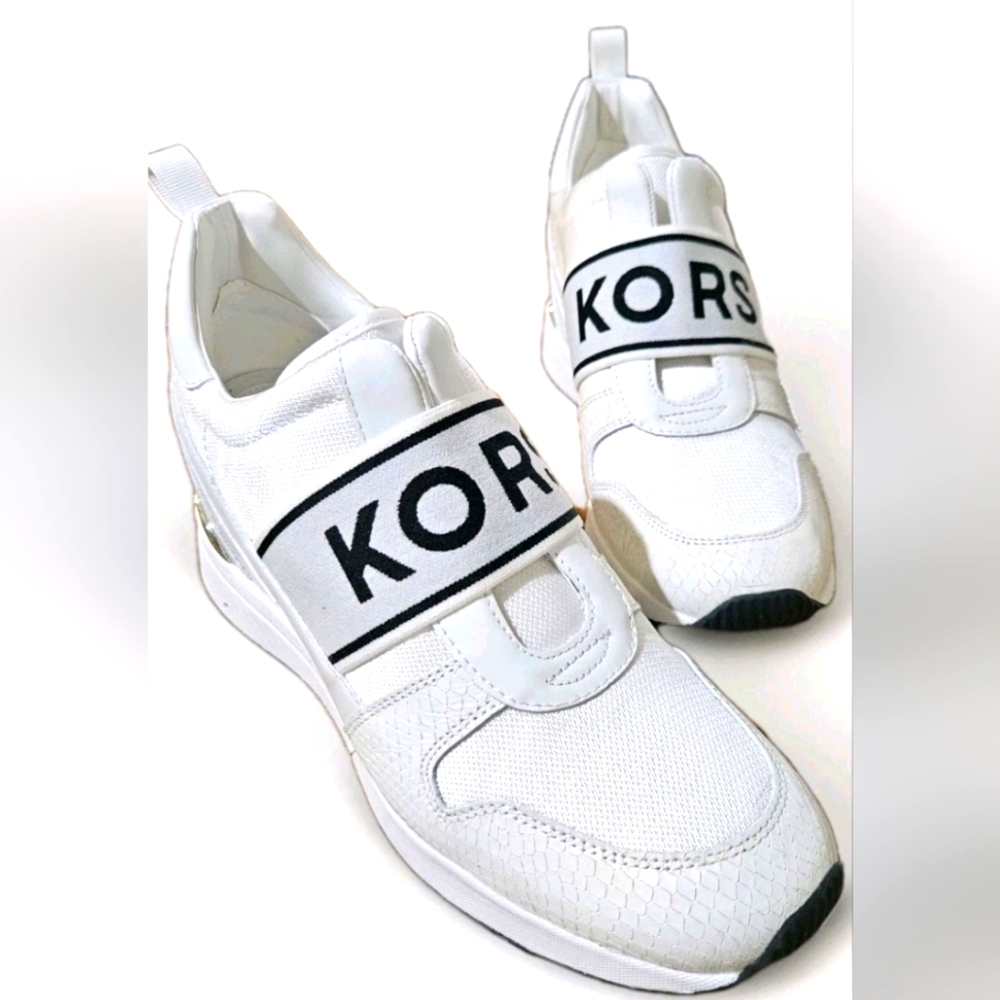 Michael Kors Maven Trainer Snake Embossed Leather Sneakers 9.5 Slip-On WH Logo